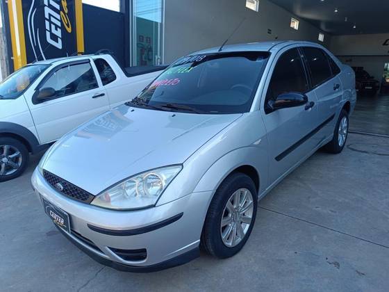 FORD FOCUS 1.6 GL SEDAN 8V FLEX 4P MANUAL